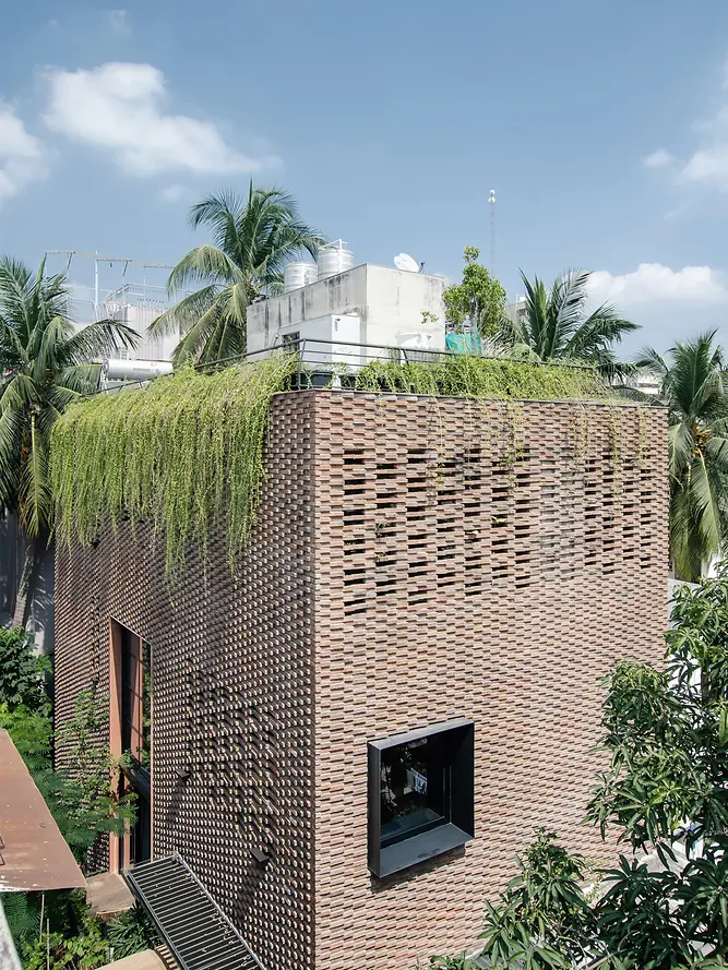 Aarjav House, Residential brickwork