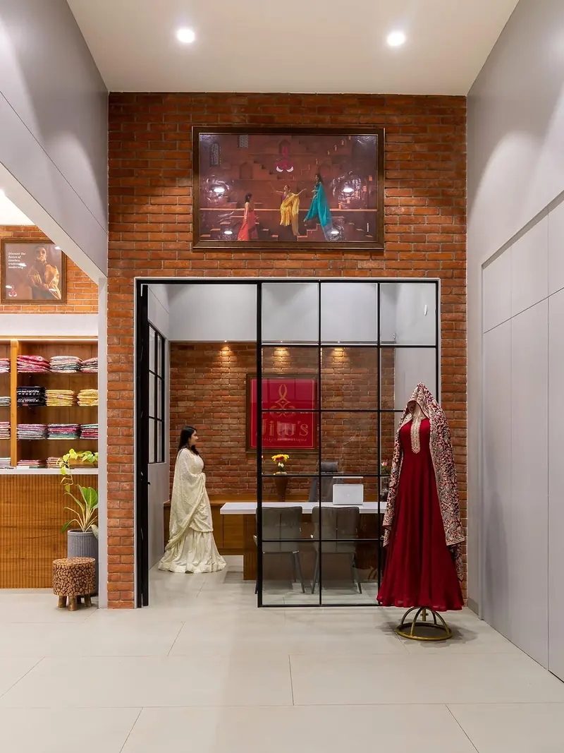 Jitu's Boutique, Commercial brickwork